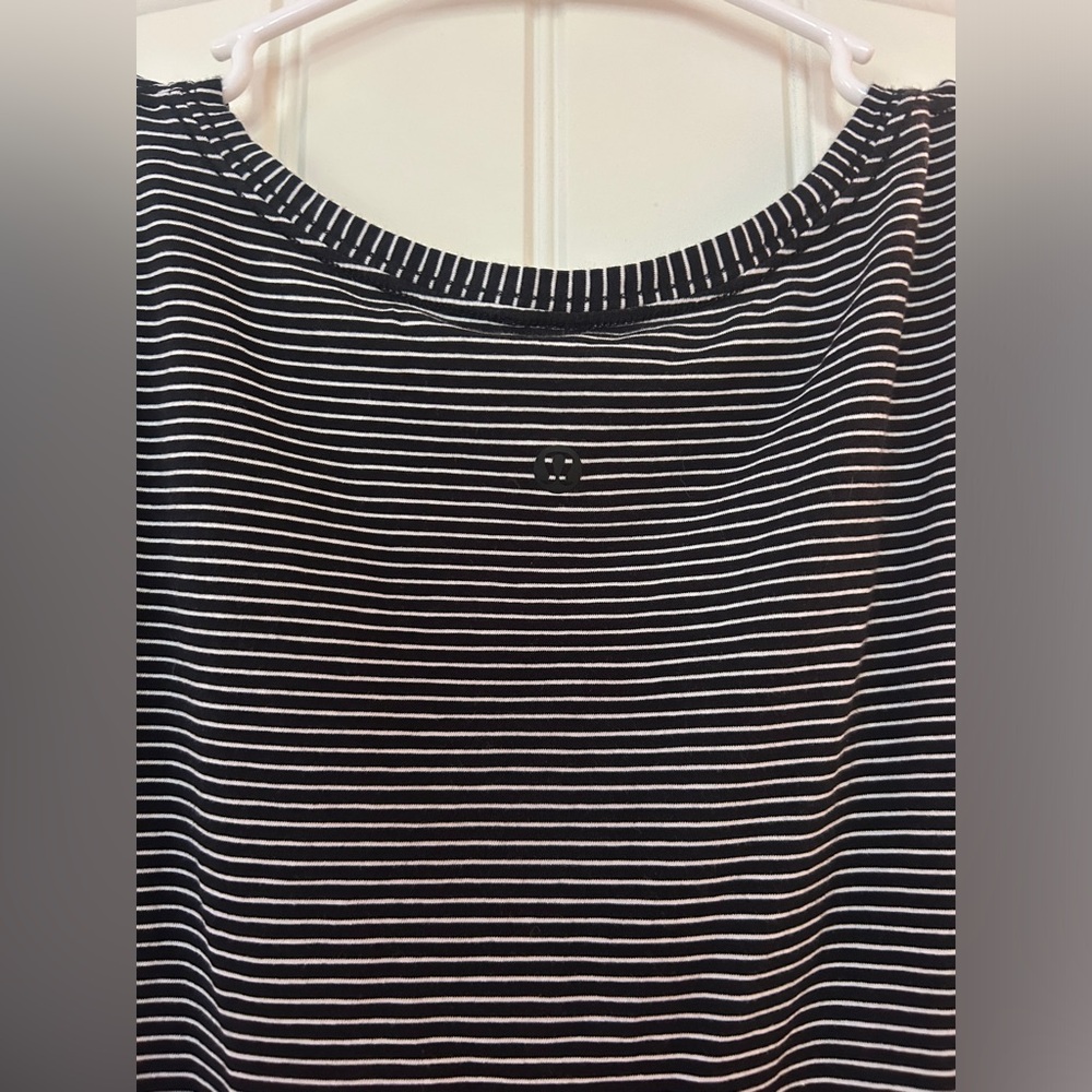 Lululemon top black/white stripe size 10